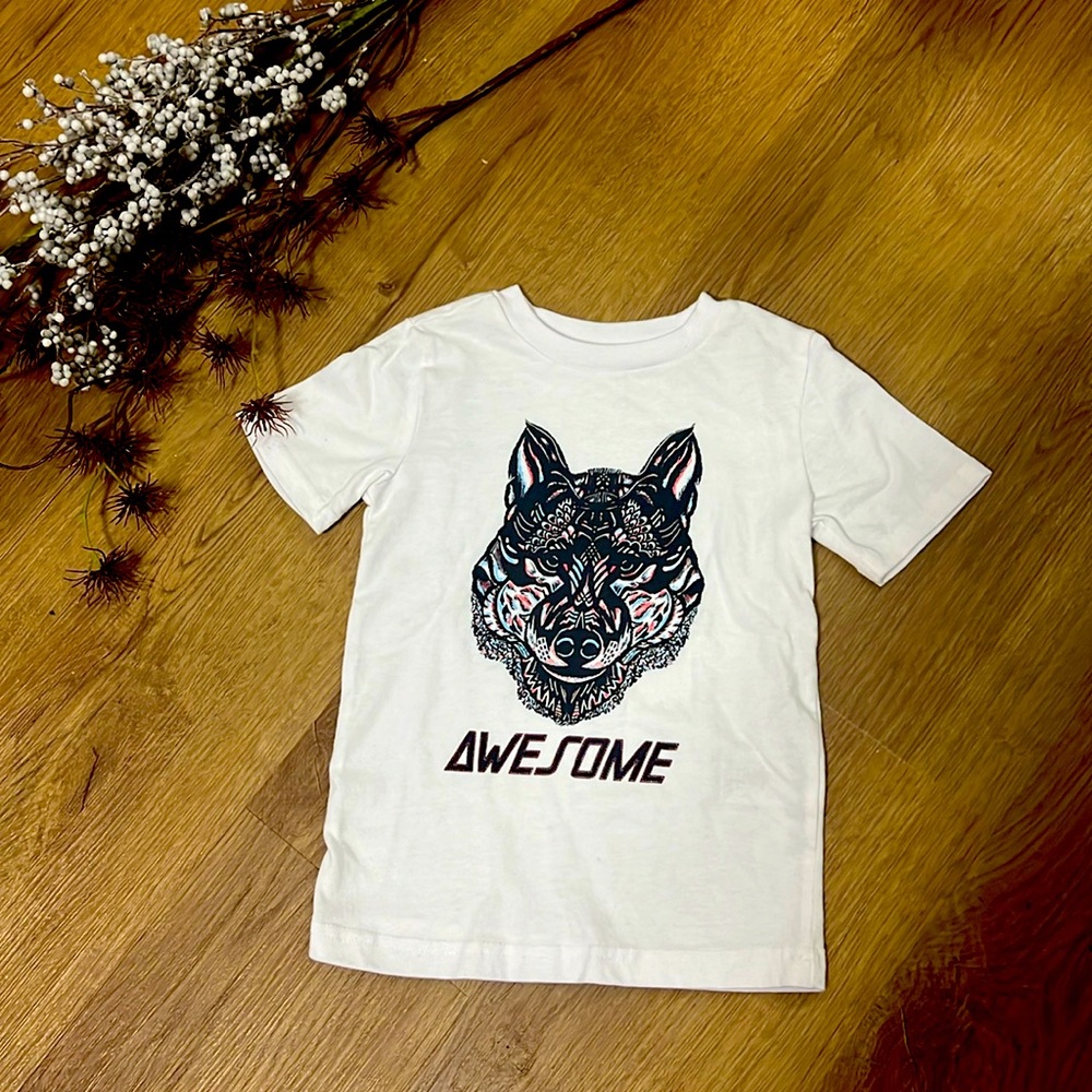“Awesome” wolf t-shirt
